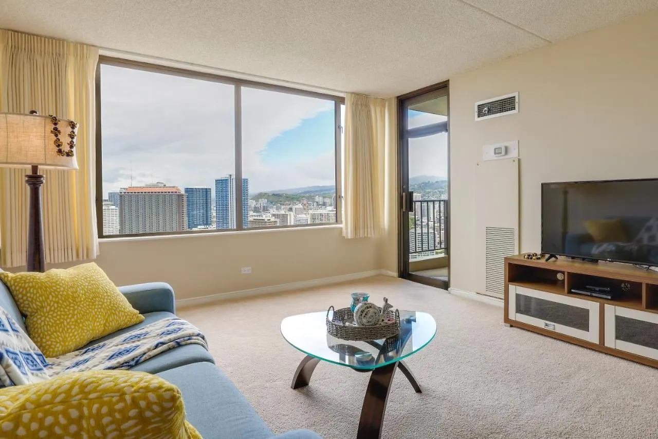 Honolulu Condo Stay With Balcony Walk To Beaches! 米国