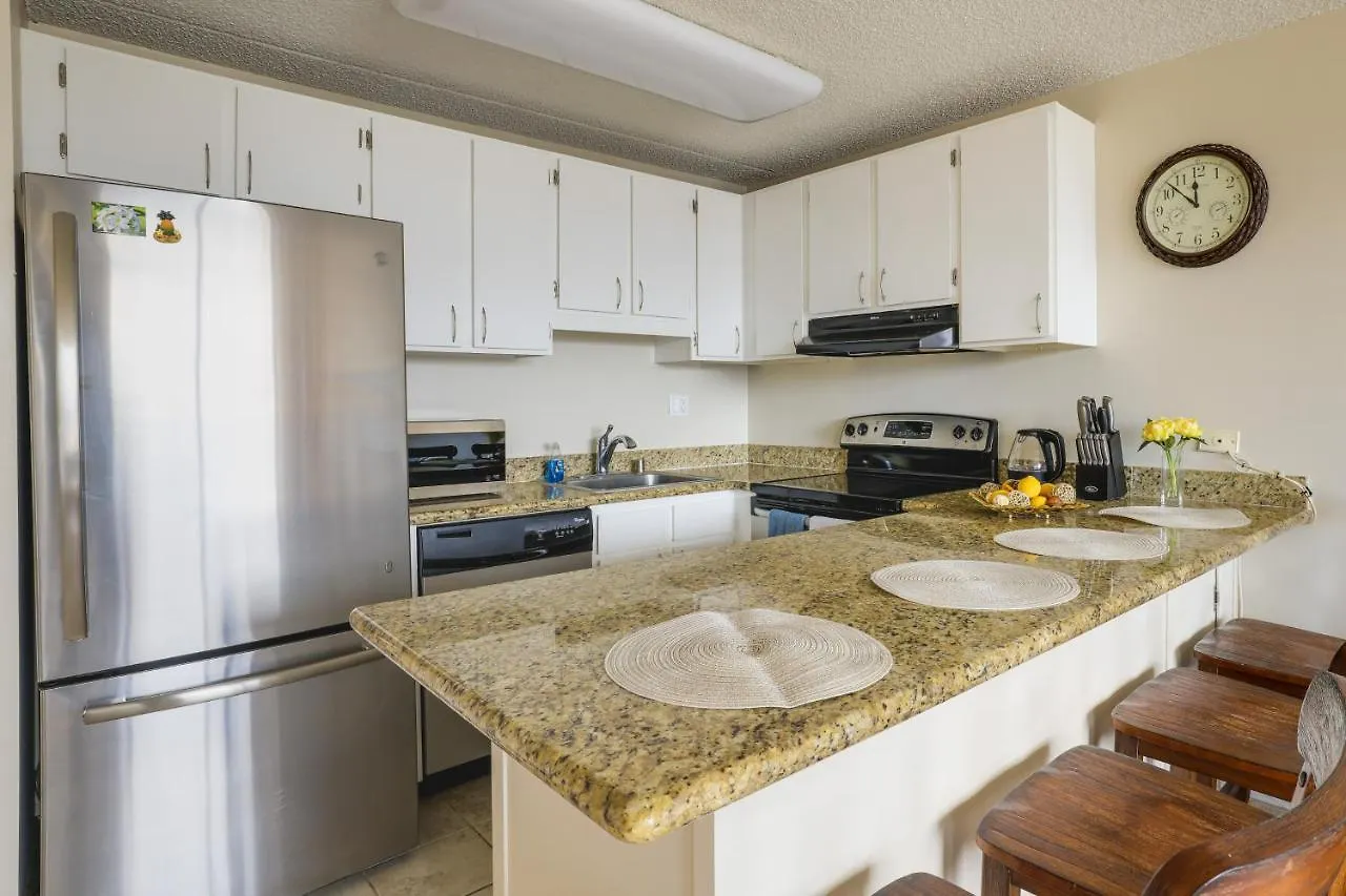Honolulu Condo Stay With Balcony Walk To Beaches! 0*,